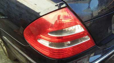 چراغ خطر عقب هالوژن اورجینال مرسدس بنز E200 مدل 2002 , 2003 , 2004 , 2005 , 2006